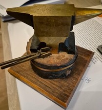 Kleiner Amboss als Schaustück