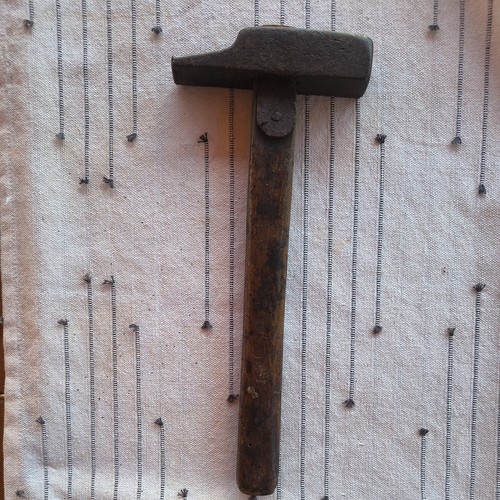 Alter ausgefallener hammer - ausgefallener,
